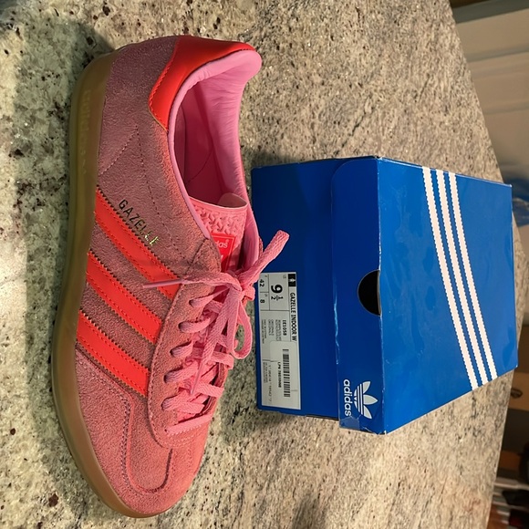 New Adidas Women’s Gazelle Indoor Suede Shoes Beam Pink (IE1058) with box - Picture 4 of 4